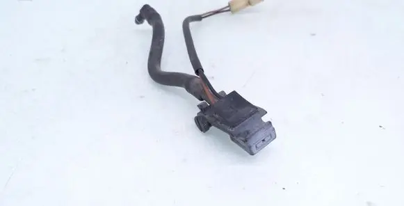 Volkswagen PASSAT B5 Windshield washer spray nozzle 3B0955986C