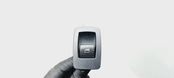 BMW 1 E81 E87 Electric window control switch 6935534