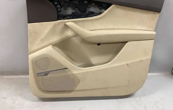 Audi Q7 4M Front door card panel trim 4M1868018 4M0867117B