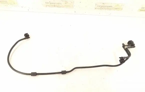Engine coolant pipe/hose