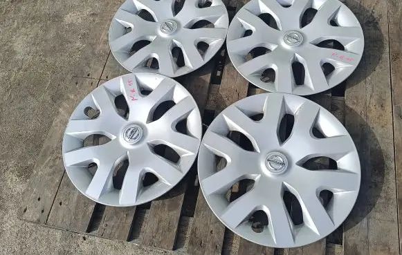 Nissan Qashqai R16 wheel hub/cap/trim 403151KK0B LW36 NST3071011