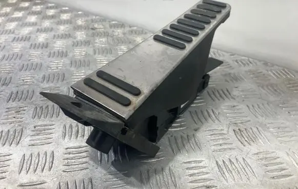 Volvo S90, V90 Accelerator throttle pedal 31445780