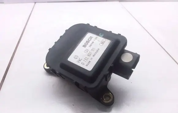 Renault Espace III Air flap motor/actuator 0132801111