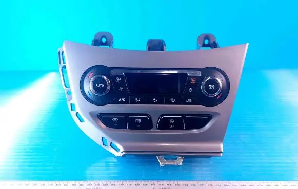 Ford Focus Climate control unit BM5T18C612CL C346 WL8A18590