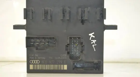 Audi A4 S4 B7 8E 8H Comfort/convenience module 8E0907279E