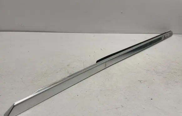 Mercedes-Benz C W205 Front door trim (molding) A2057203931
