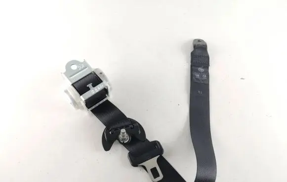 Dodge Challenger Rear seatbelt 7276332937A