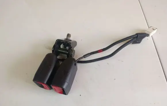 KIA Sportage Middle seatbelt buckle (rear)