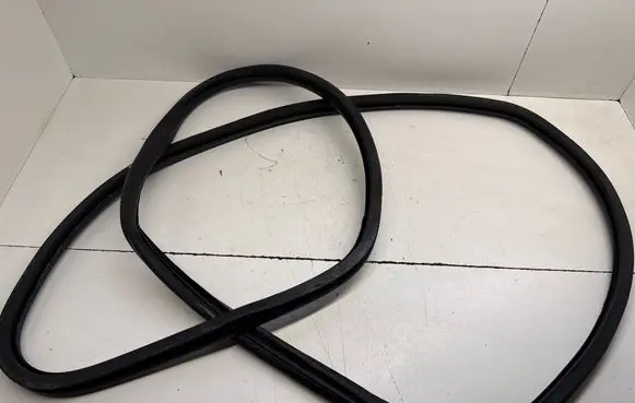 Audi A6 S6 C6 4F Front door rubber seal 4F0831721F