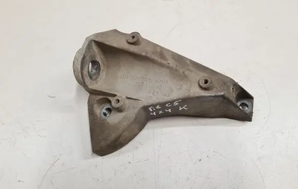 Audi A6 S6 C5 4B Gearbox mounting bracket 8D0399113AT