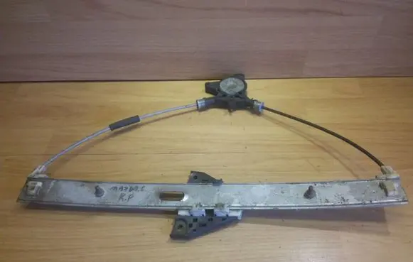 Mazda 6 Front window lifting mechanism without motor