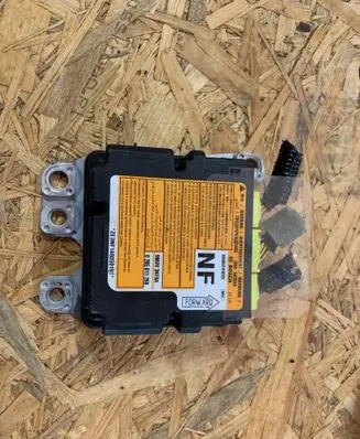 Nissan Leaf I (ZE0) Airbag control unit/module 988203NF0A 0285011268 ZE3NF148050191
