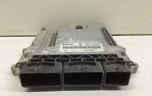 Renault Megane III Engine control unit/module 0281019075