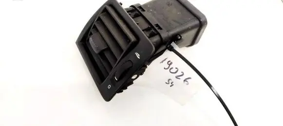 Volvo V50 Dash center air vent grill Y011030 30715098