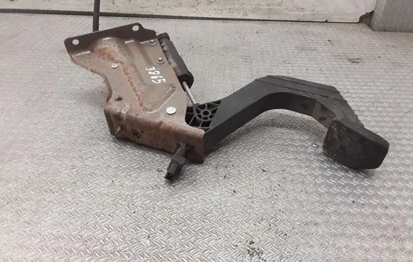 Volkswagen Crafter Clutch pedal 