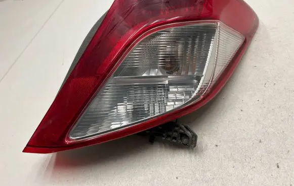 Toyota Yaris Rear/tail lights R1S102