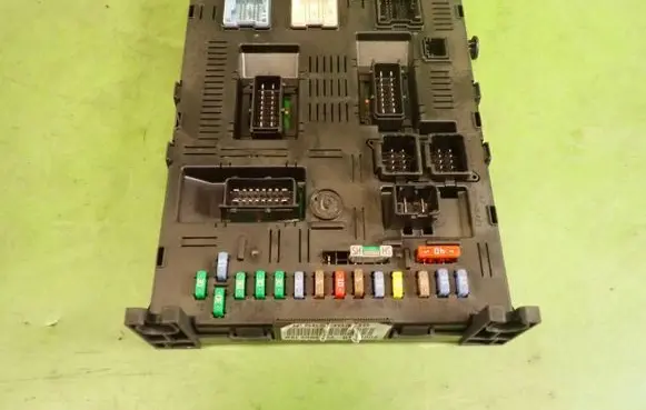 Citroen C5 Fuse module 9656530480
