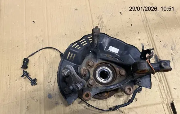 Toyota C-HR I Front wheel hub 