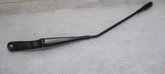 Mercedes-Benz B W245 Front wiper blade arm A1698200140