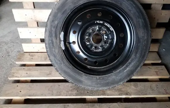 Nissan Primera R16 spare wheel