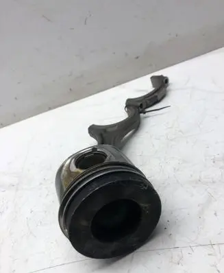 Audi A6 S6 C6 4F Piston with connecting rod