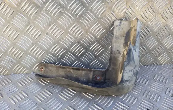 Toyota Avensis T220 Front mudguard 