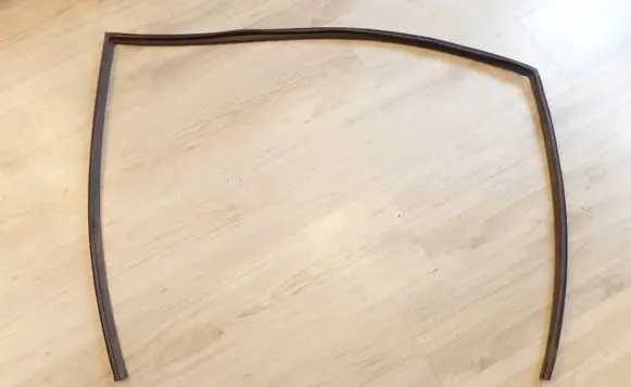 Front door glass trim molding