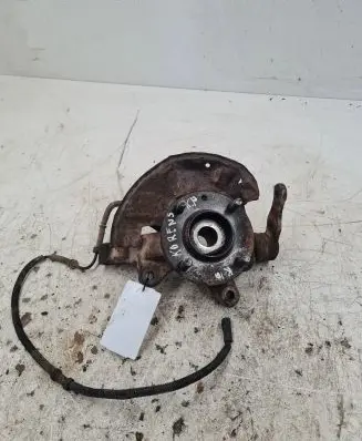 KIA Carens I Front wheel hub