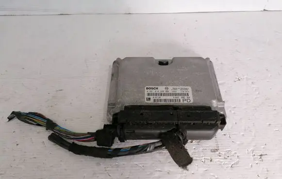 Opel Zafira A Engine control unit/module 0281010268