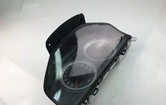 Volvo XC60 Speedometer (instrument cluster) 31270901AA