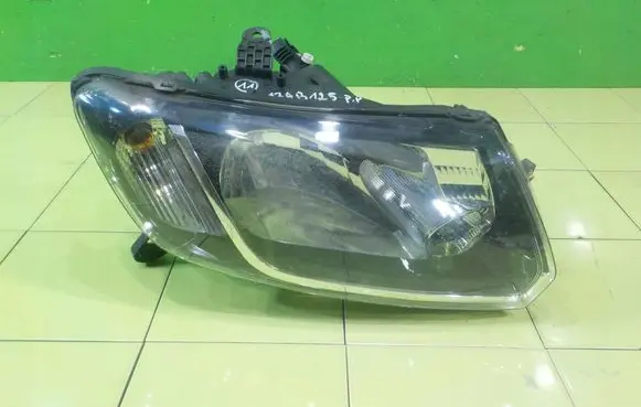 Dacia Sandero II Headlight/headlamp 260102523R