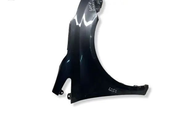 Toyota Avensis T270 Fender
