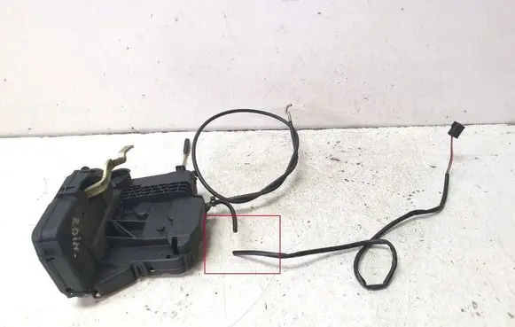 Mercedes-Benz CLK A209 C209 Front door lock 2097200435