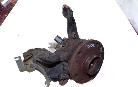 Volkswagen Jetta VI Front wheel hub spindle knuckle