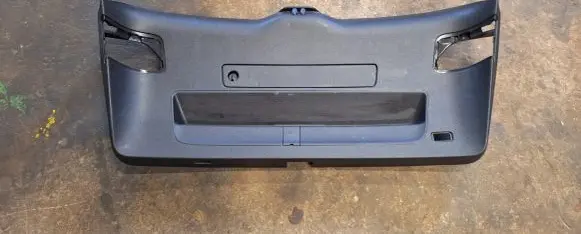 Audi Q5 SQ5 Tailgate trim 8R0867979B 8R0867979
