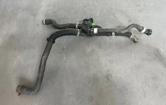 Peugeot 208 I Thermostat/thermostat housing 9684588980 071051