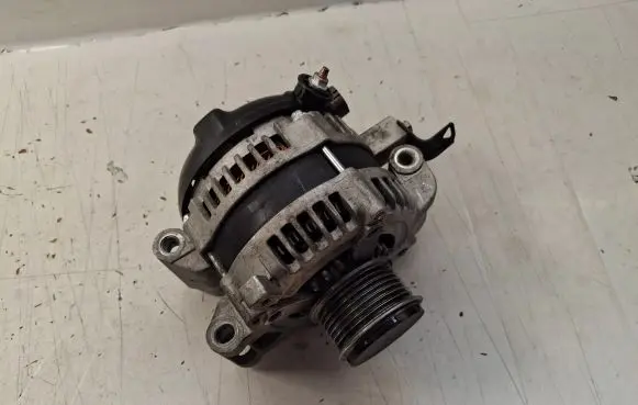 Toyota Corolla Verso AR10 Generator/alternator 110200017473 270600G011 34000093