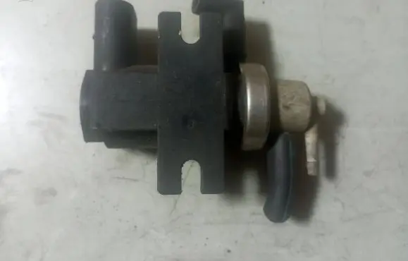 Audi A6 S6 C5 4B Turbo solenoid valve 1J0906627A