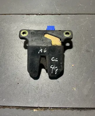 Audi A6 S6 C5 4B Tailgate/trunk/boot lock/catch/latch 4b5827505