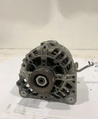 Volkswagen Polo IV 9N3 Generator/alternator 03D903025J