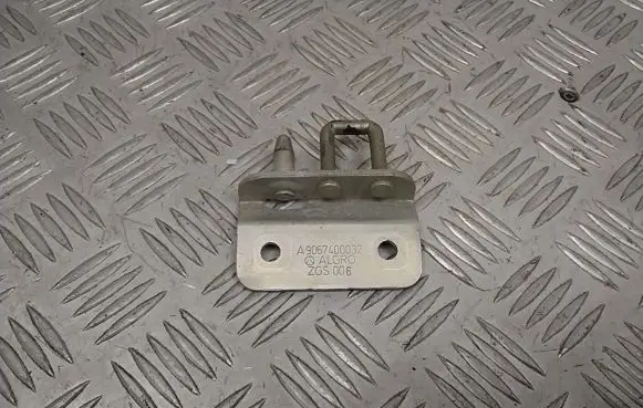 Mercedes-Benz Sprinter W906 Rear door lock loop/hook striker A9067400032