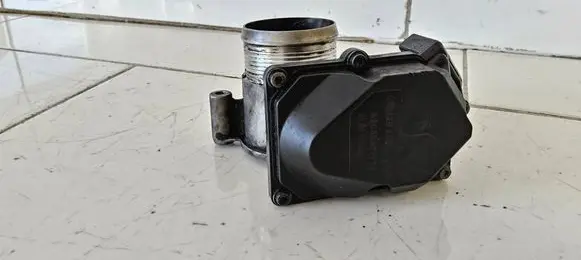 Volkswagen Golf Plus Throttle valve 03L128063D A2C53337753 3101090021
