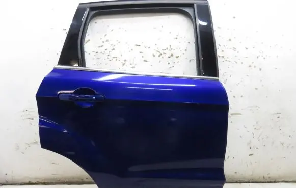Ford Kuga II Rear door