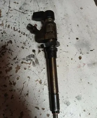 Fuel injector
