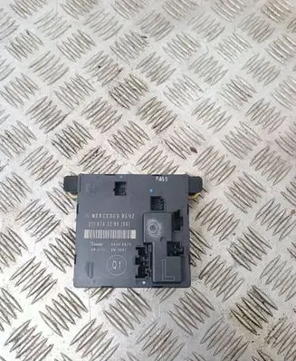 Mercedes-Benz E W211 Door control unit/module 2118703385 00406075