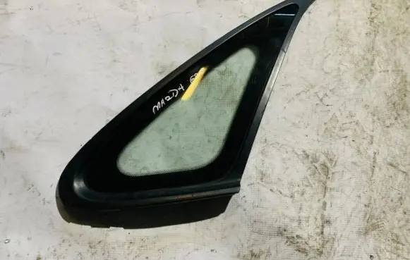 Mazda 626 Rear side window