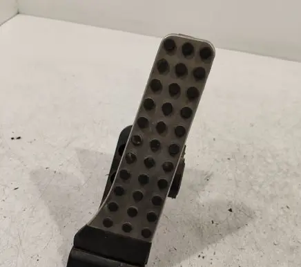 Mercedes-Benz C W204 Accelerator throttle pedal A2043000204