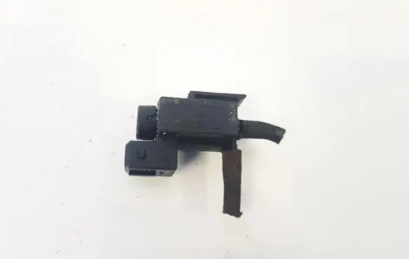 BMW 5 GT F07 Turbo solenoid valve 7810831 7.02318.00