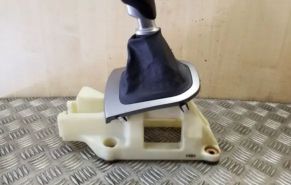 KIA Rio Gear shifter/selector 437000UXXX