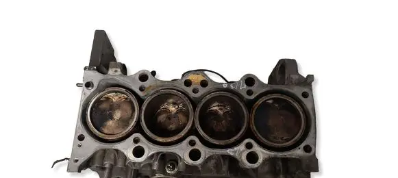 Suzuki Swift I Engine block 